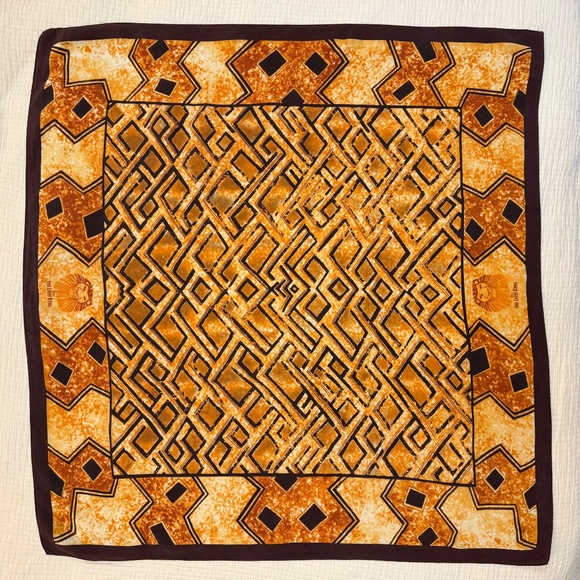 Disney The Lion King Silk Scarf – 33” Square – Pristine Condition 🦁 - Picture 4 of 10